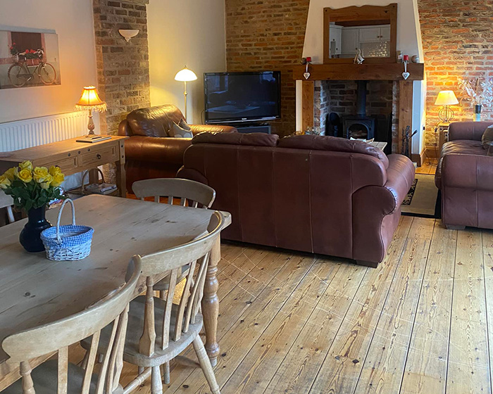 The self-contained, self-catered flat is in Thirsk Hall, a Grade II* listed Carr of York Georgian House that has been in the same family for nearly 300 years